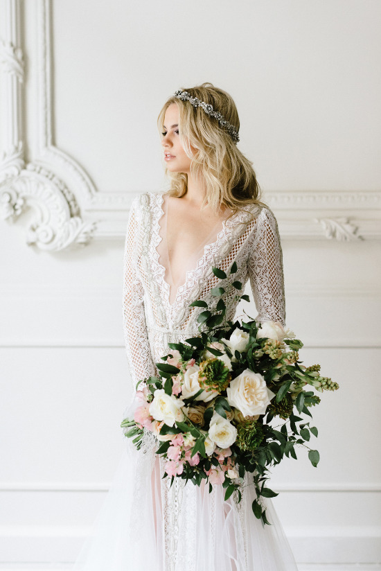 sexy-and-romantic-bridal-session