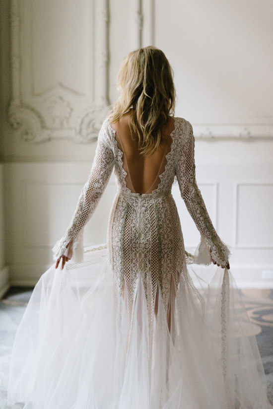 sexy-and-romantic-bridal-session