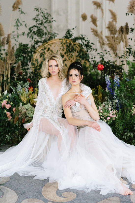 sexy-and-romantic-bridal-session