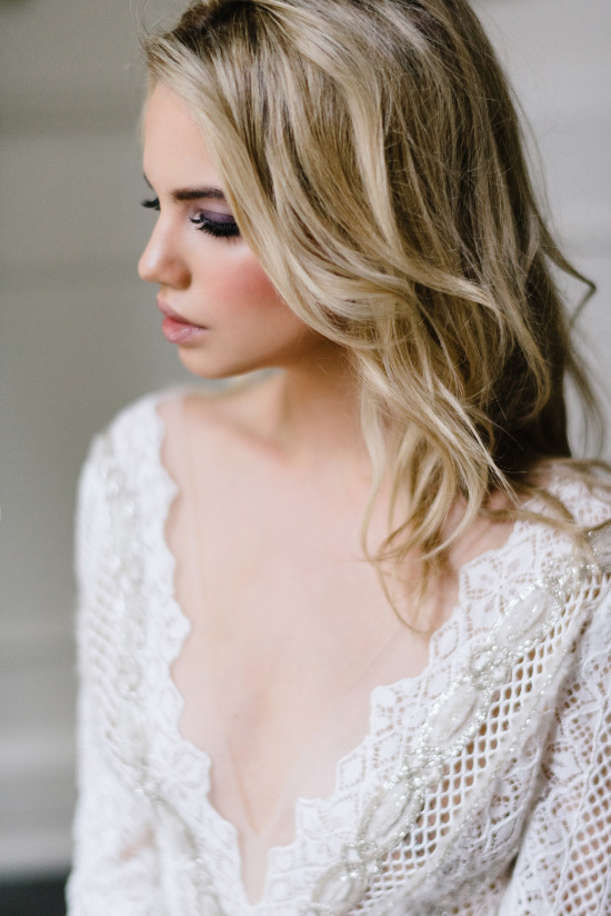 sexy-and-romantic-bridal-session