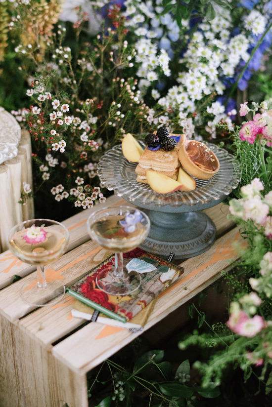 sexy-and-romantic-bridal-session