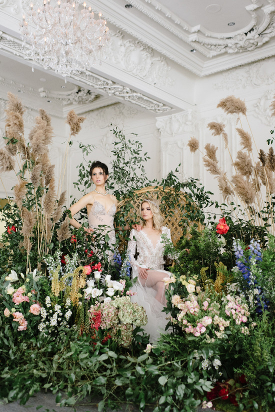 sexy-and-romantic-bridal-session