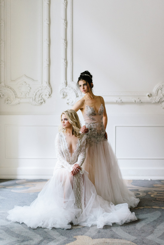 sexy-and-romantic-bridal-session