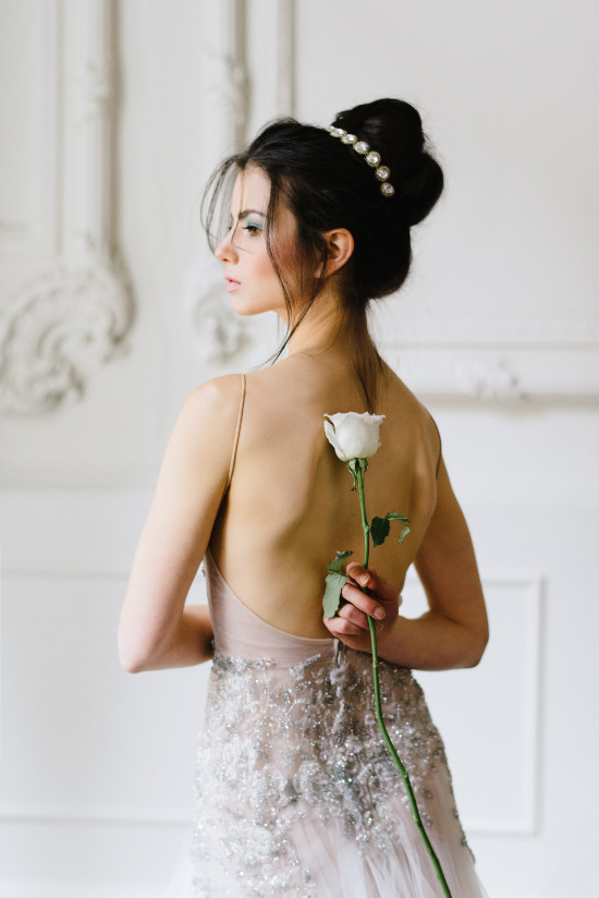 sexy-and-romantic-bridal-session