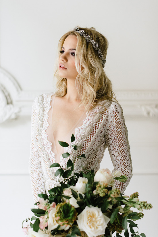 sexy-and-romantic-bridal-session