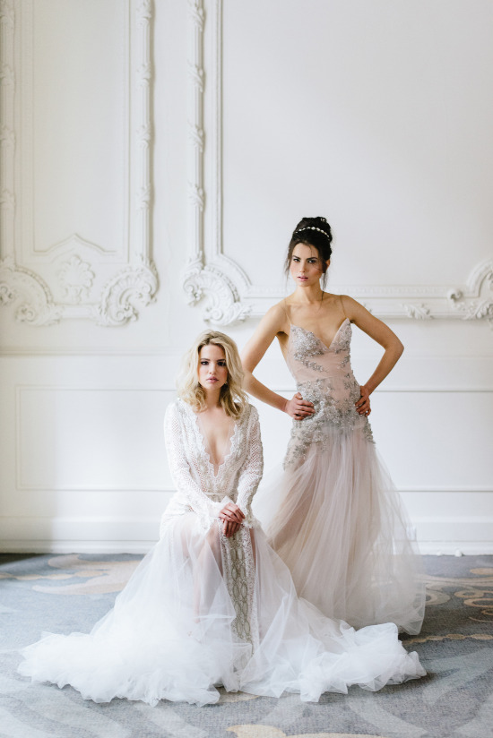sexy-and-romantic-bridal-session