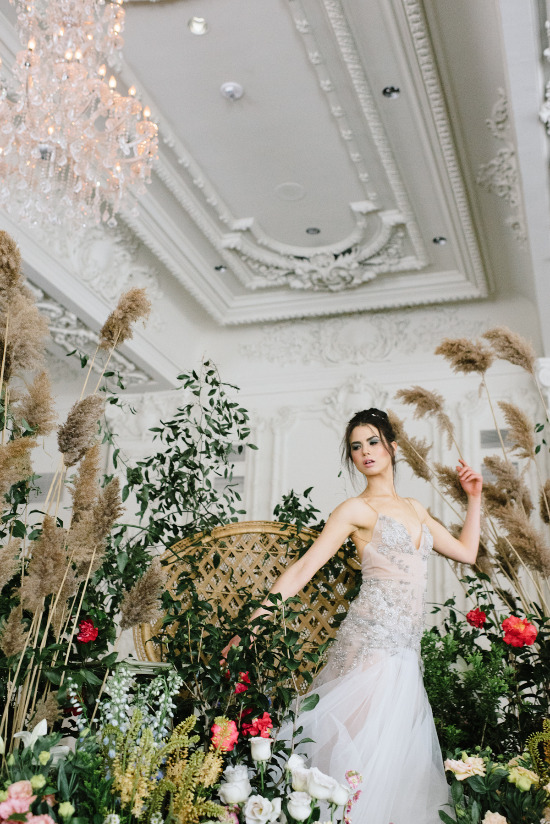 sexy-and-romantic-bridal-session