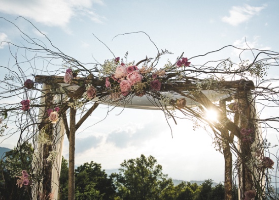 stylish-rustic-purple-and-white-wedding