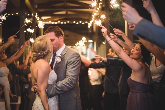 stylish-rustic-purple-and-white-wedding