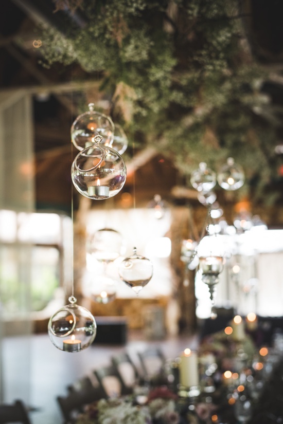 stylish-rustic-purple-and-white-wedding