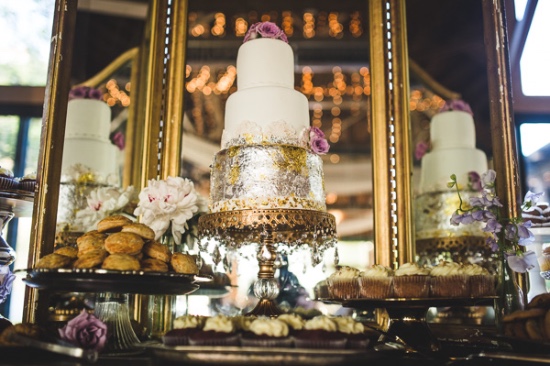 stylish-rustic-purple-and-white-wedding