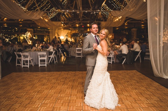 stylish-rustic-purple-and-white-wedding
