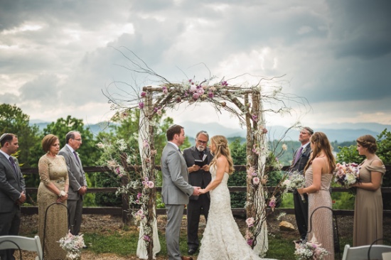 stylish-rustic-purple-and-white-wedding
