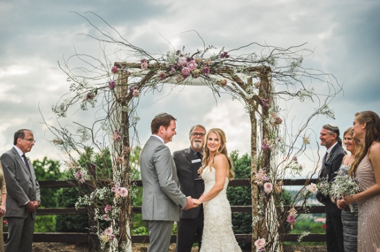stylish-rustic-purple-and-white-wedding
