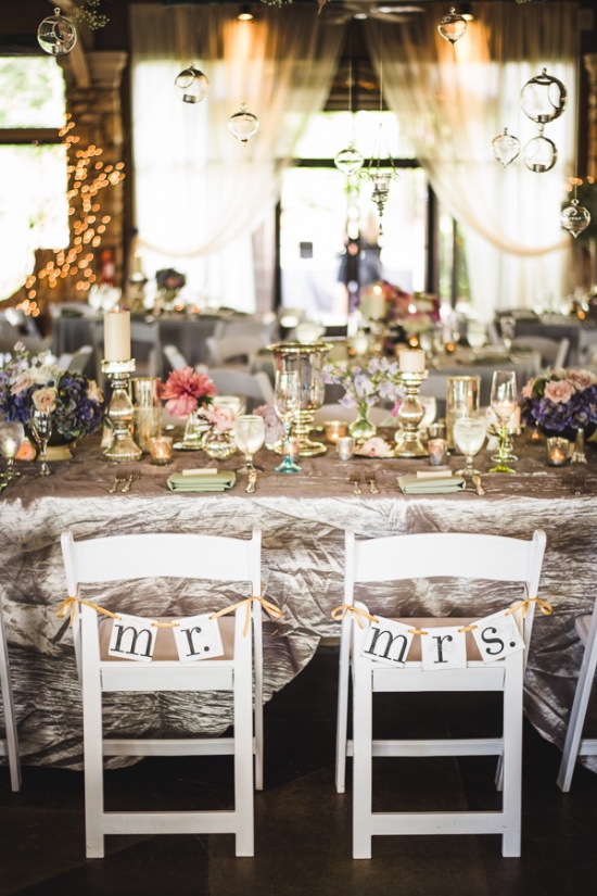 stylish-rustic-purple-and-white-wedding