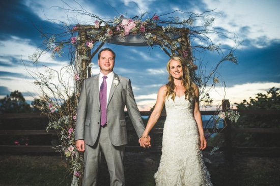 stylish-rustic-purple-and-white-wedding