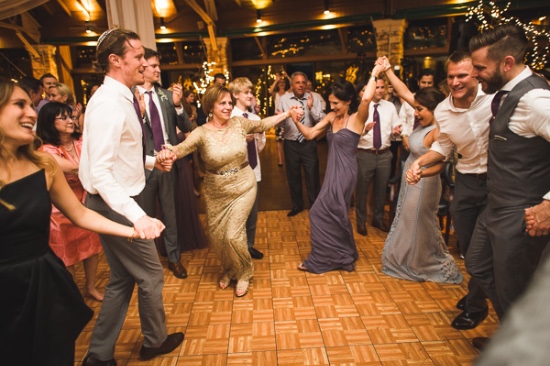 stylish-rustic-purple-and-white-wedding