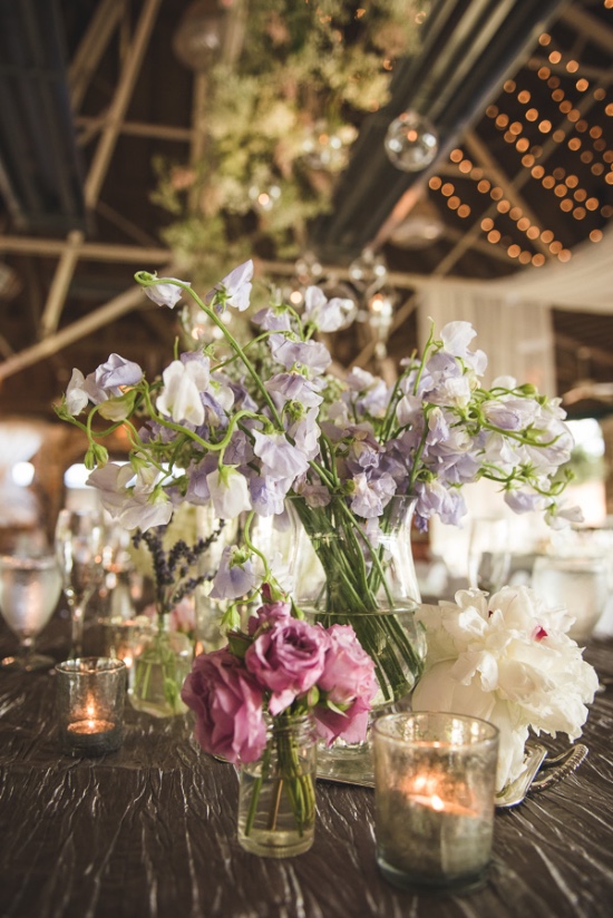 stylish-rustic-purple-and-white-wedding