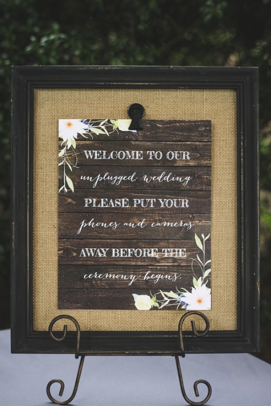 stylish-rustic-purple-and-white-wedding