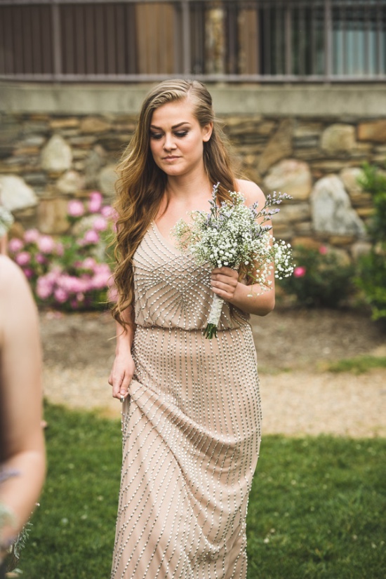 stylish-rustic-purple-and-white-wedding