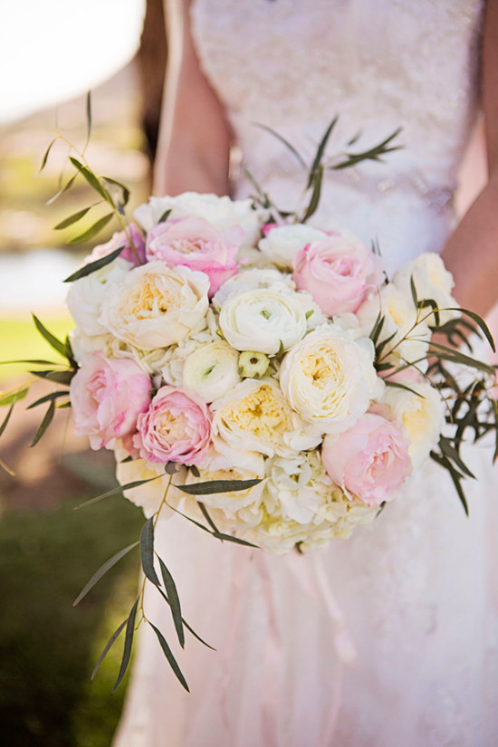 white ivory and pink bouquet