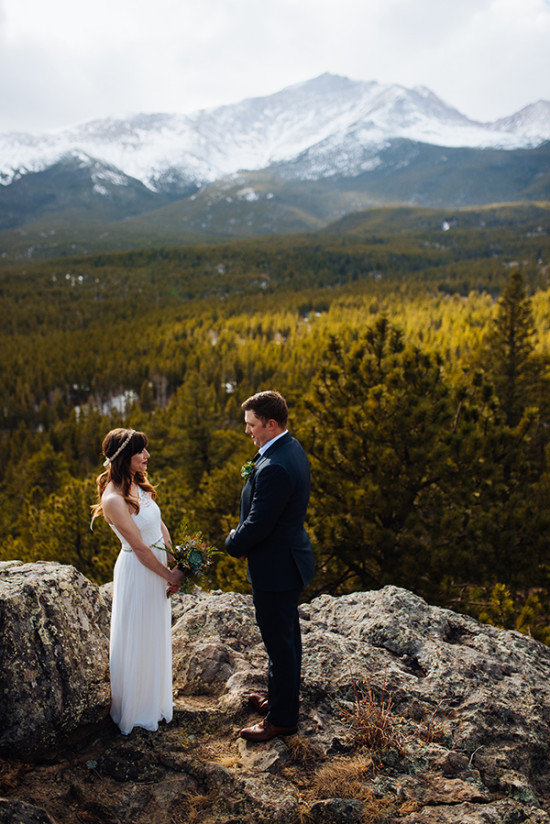 hidden lookout point wedding ceremony in the Colorado Rockies