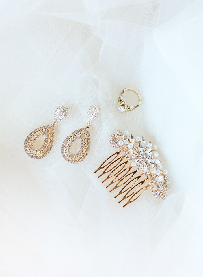Elegant gold bridal jewelry hair comb earrings and ring
