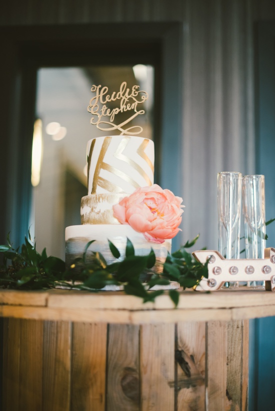 aqua-and-pink-rustic-wedding
