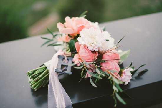 aqua-and-pink-rustic-wedding
