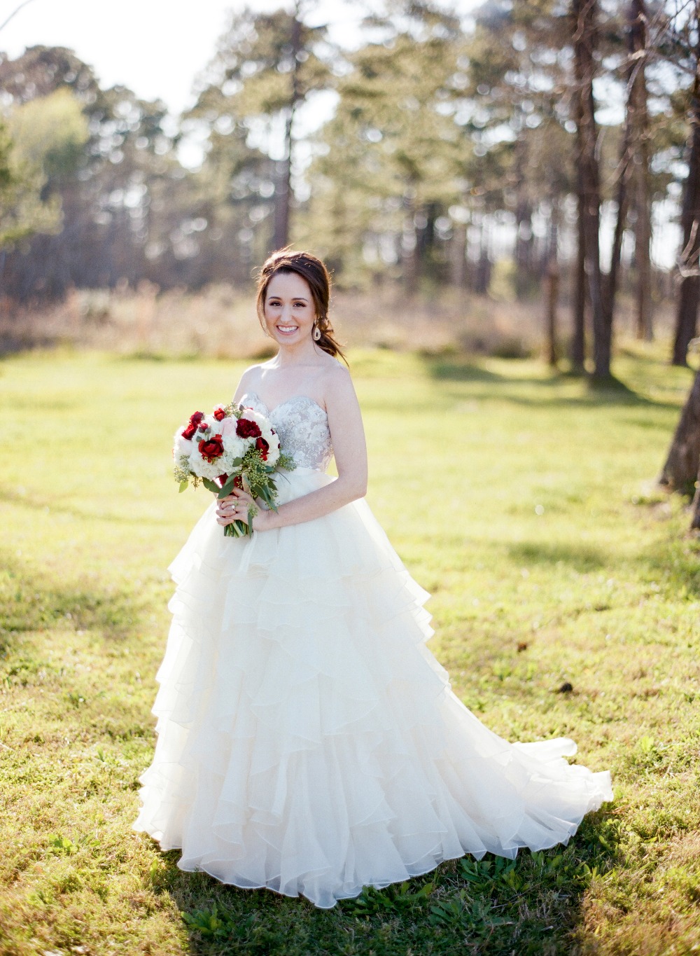 chic-maroon-and-gold-texas-wedding