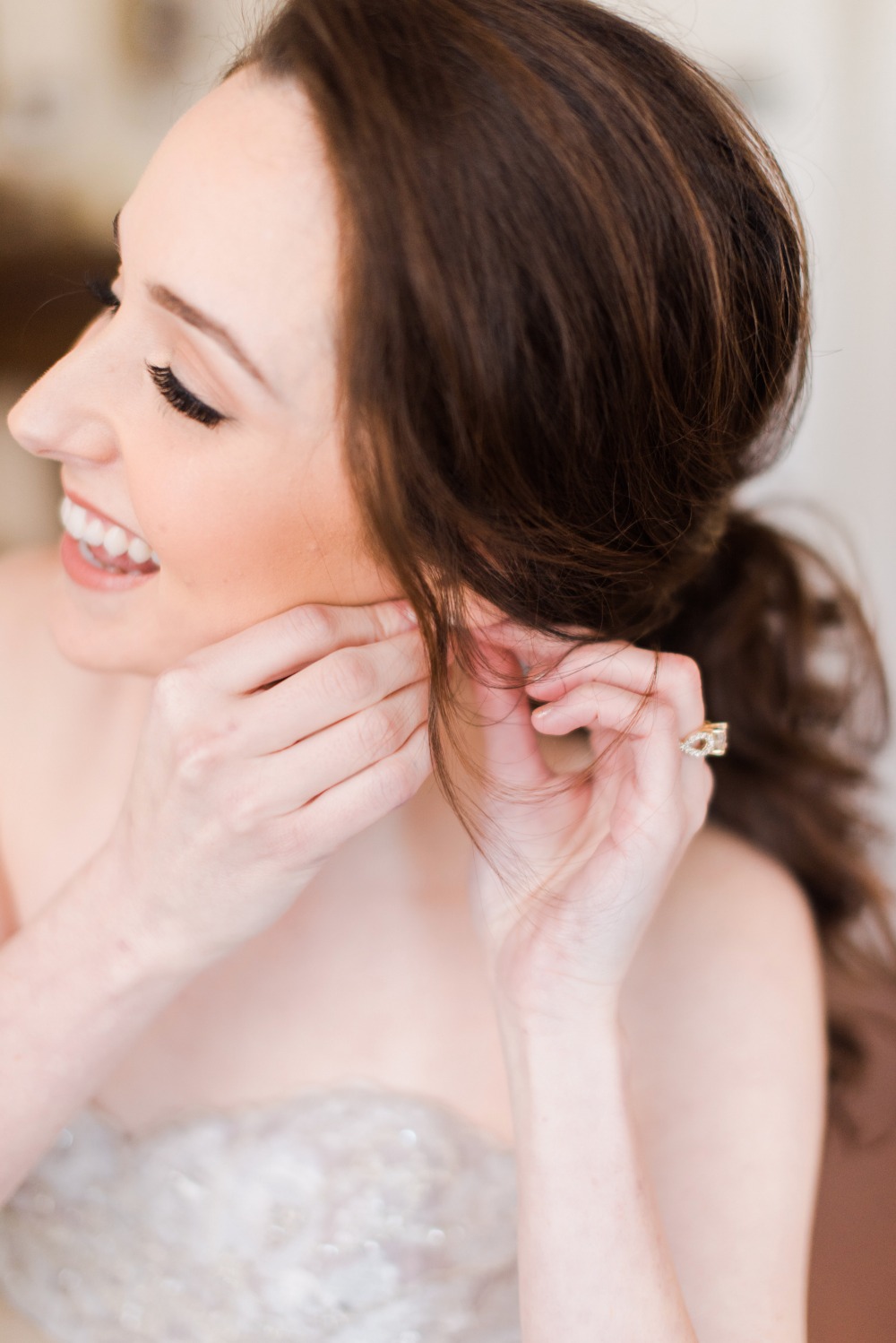 chic-maroon-and-gold-texas-wedding