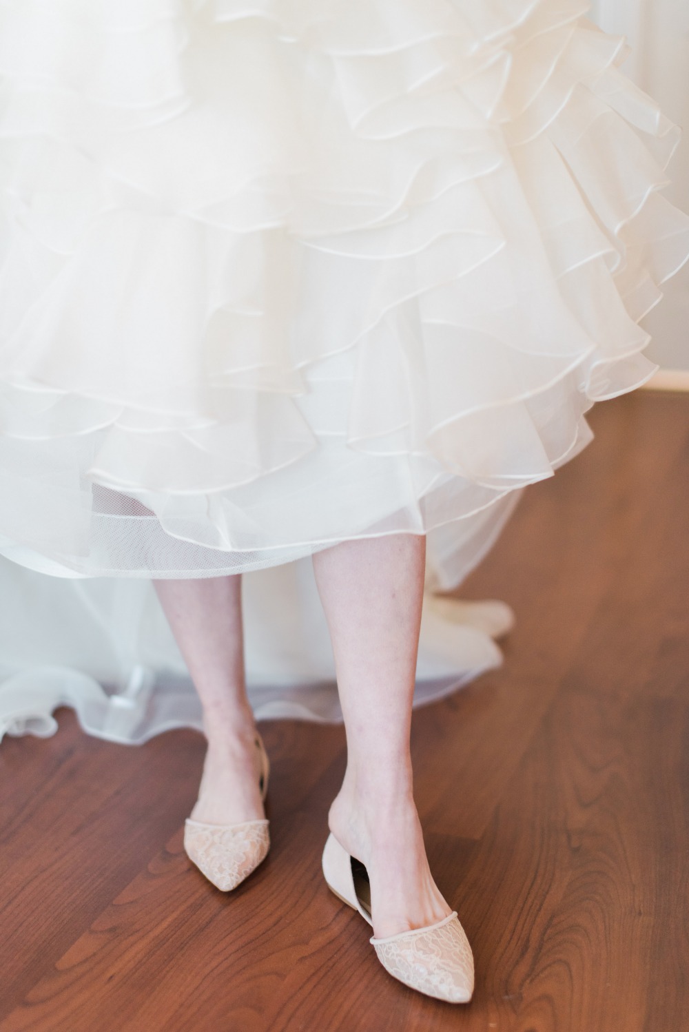 chic-maroon-and-gold-texas-wedding