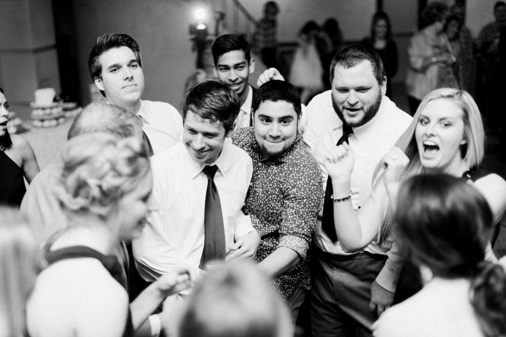 chic-maroon-and-gold-texas-wedding