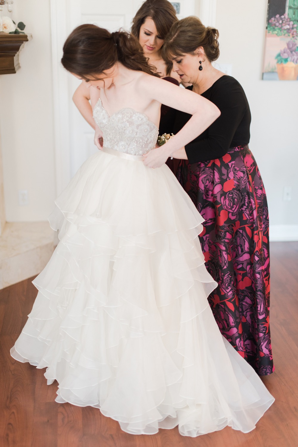 chic-maroon-and-gold-texas-wedding
