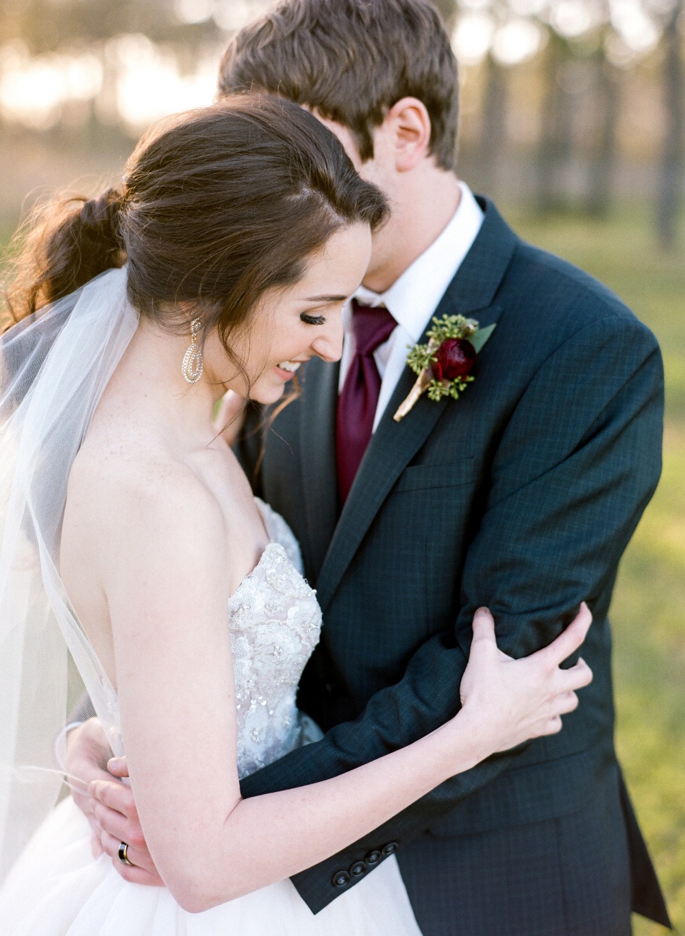 chic-maroon-and-gold-texas-wedding