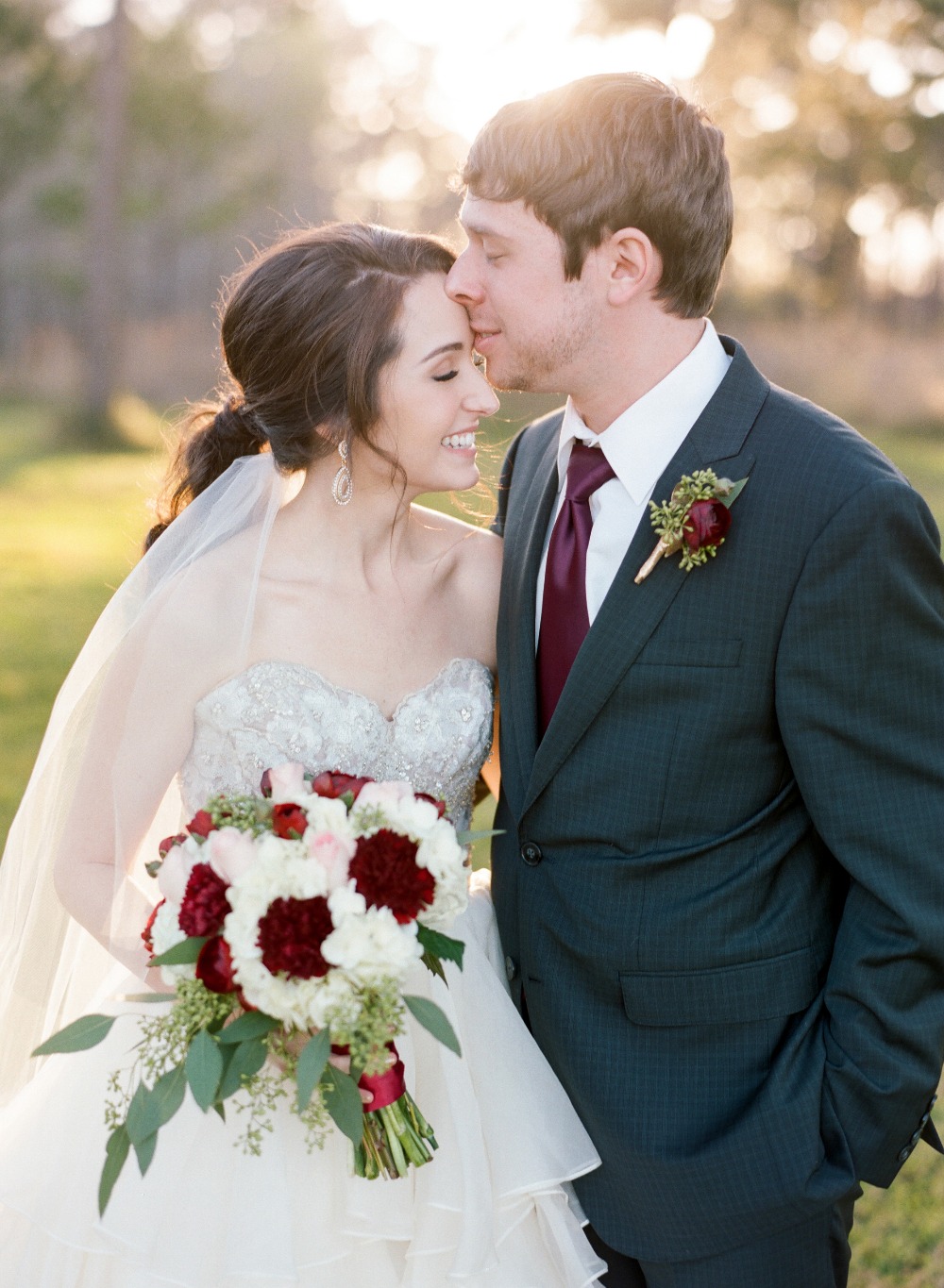 chic-maroon-and-gold-texas-wedding