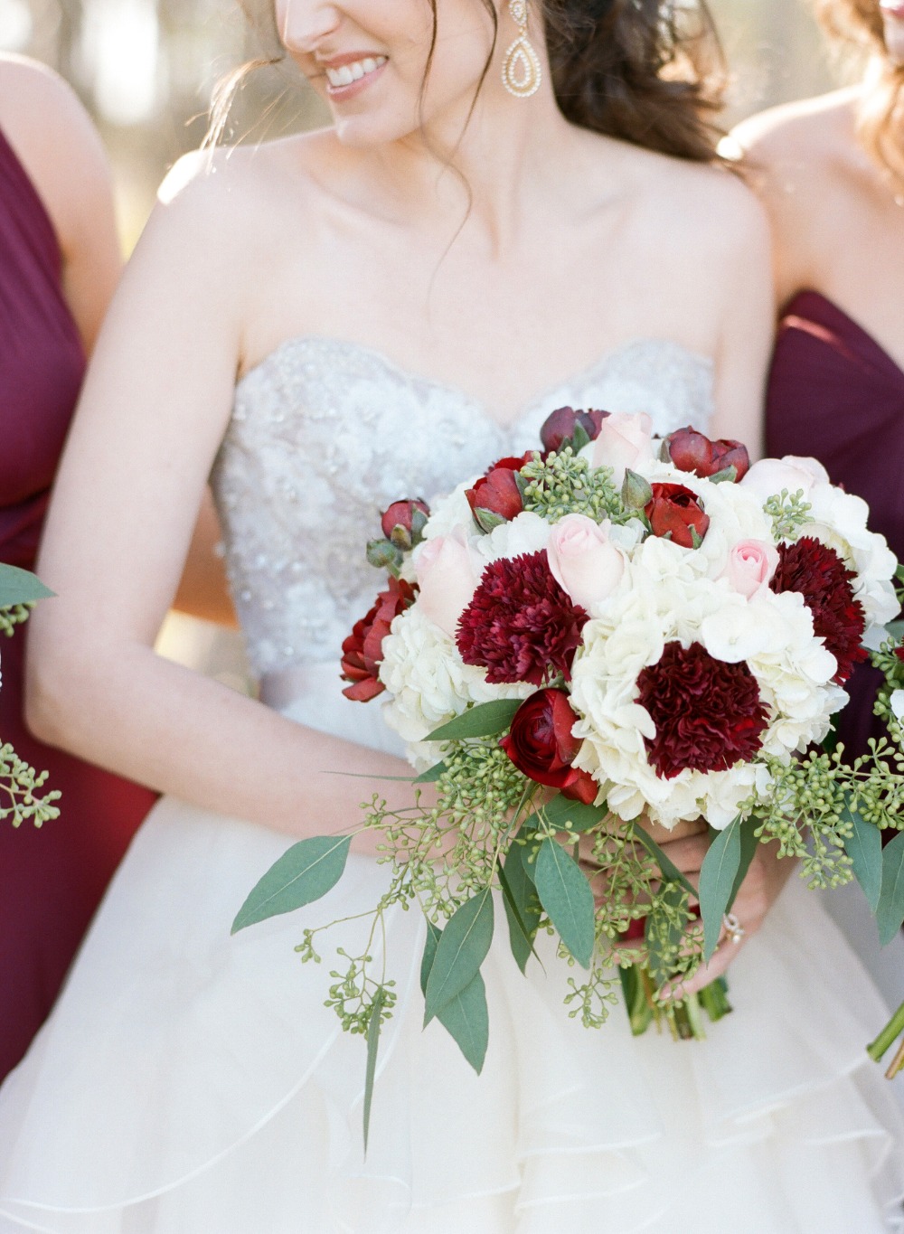 chic-maroon-and-gold-texas-wedding