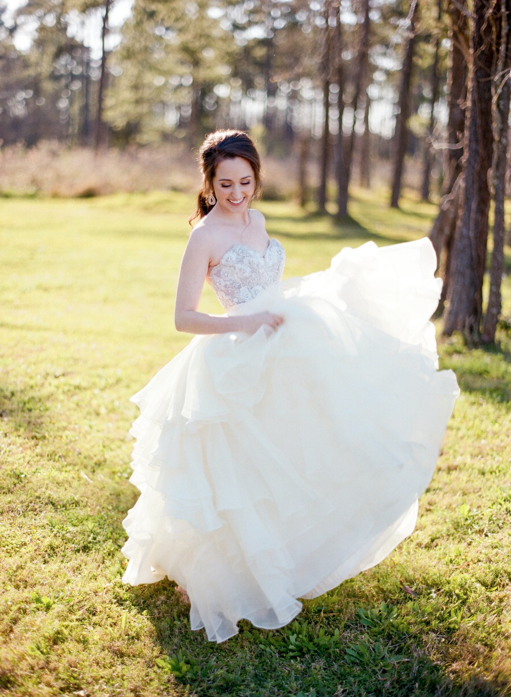chic-maroon-and-gold-texas-wedding