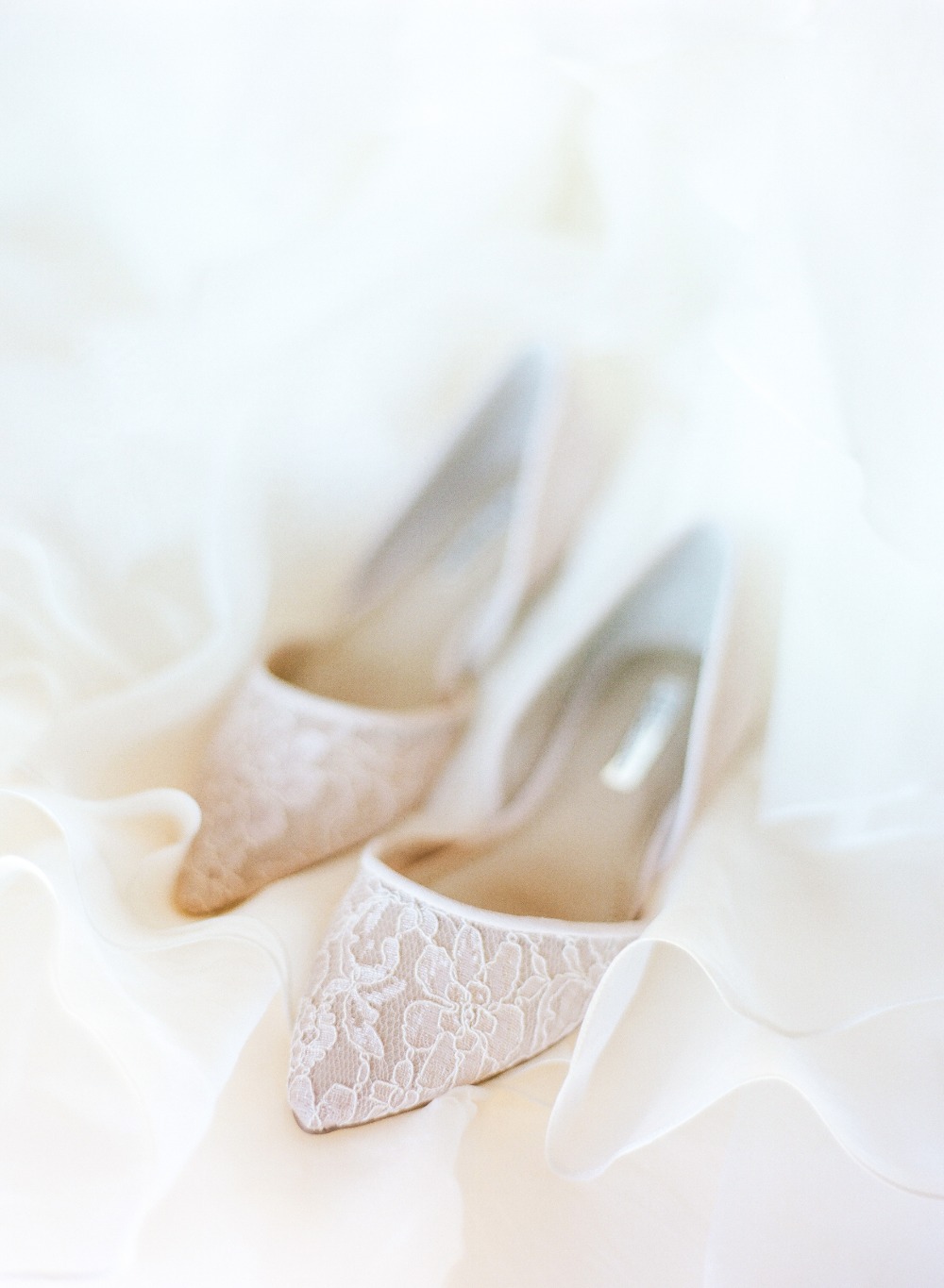 chic-maroon-and-gold-texas-wedding