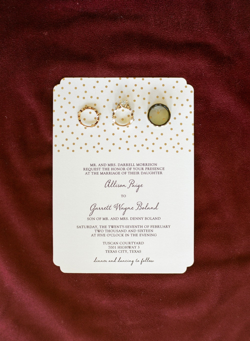chic-maroon-and-gold-texas-wedding