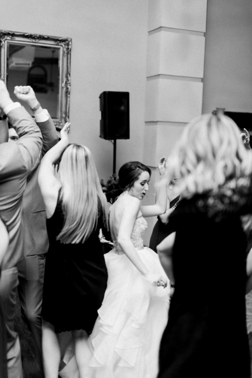chic-maroon-and-gold-texas-wedding