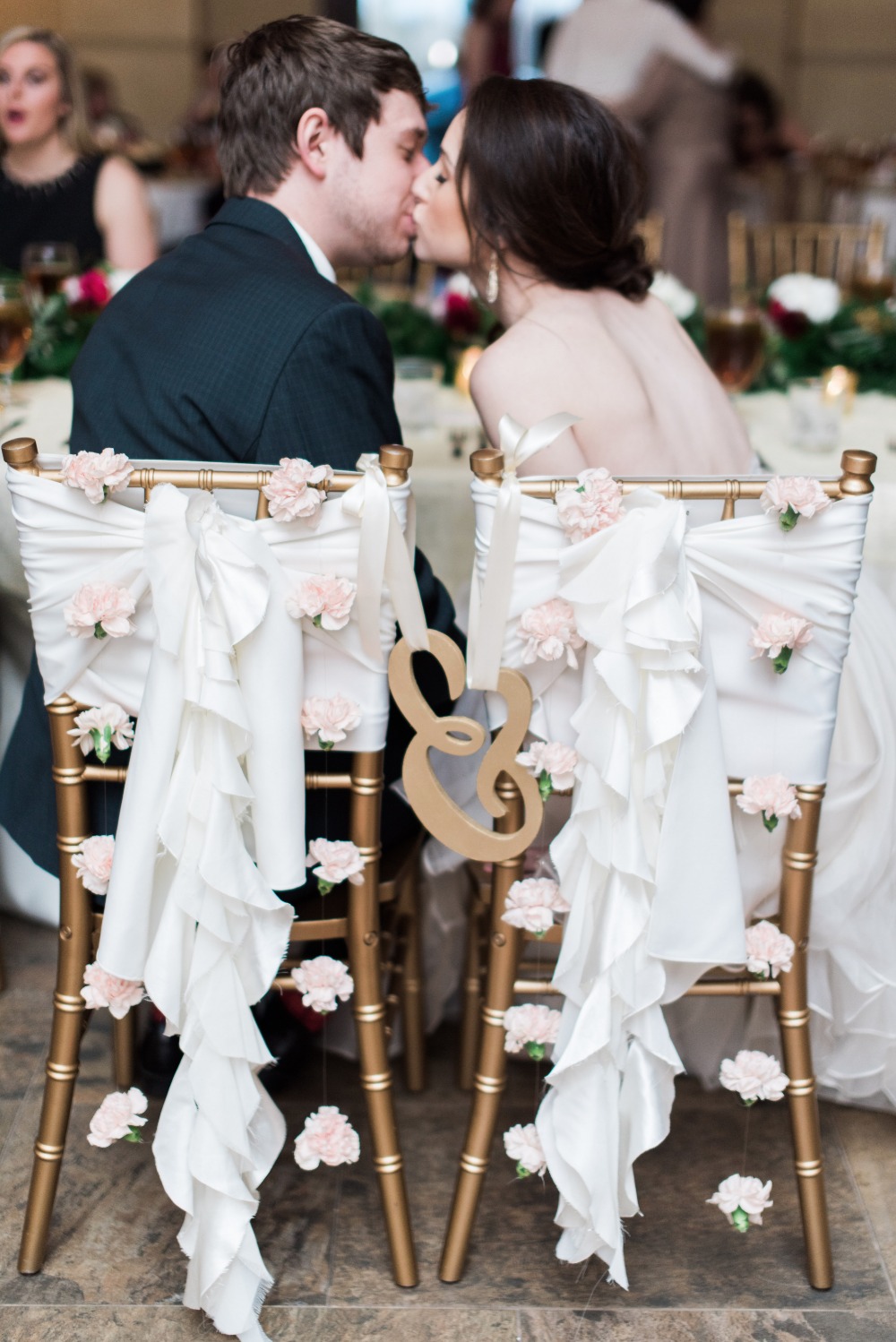 chic-maroon-and-gold-texas-wedding