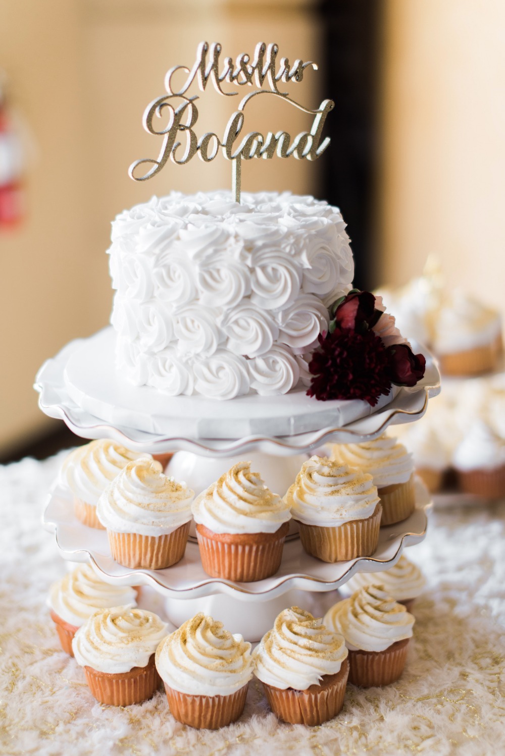 chic-maroon-and-gold-texas-wedding