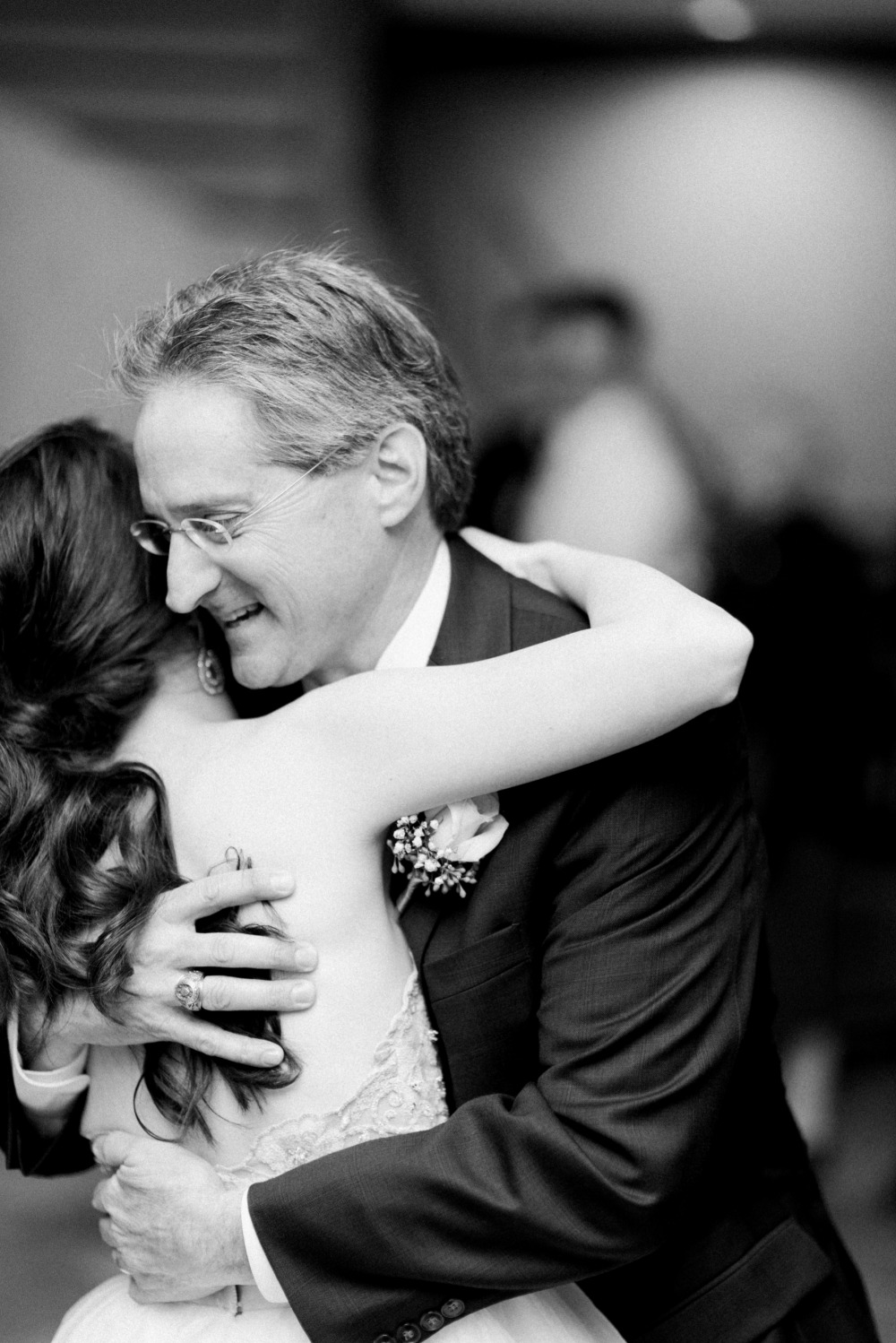 chic-maroon-and-gold-texas-wedding