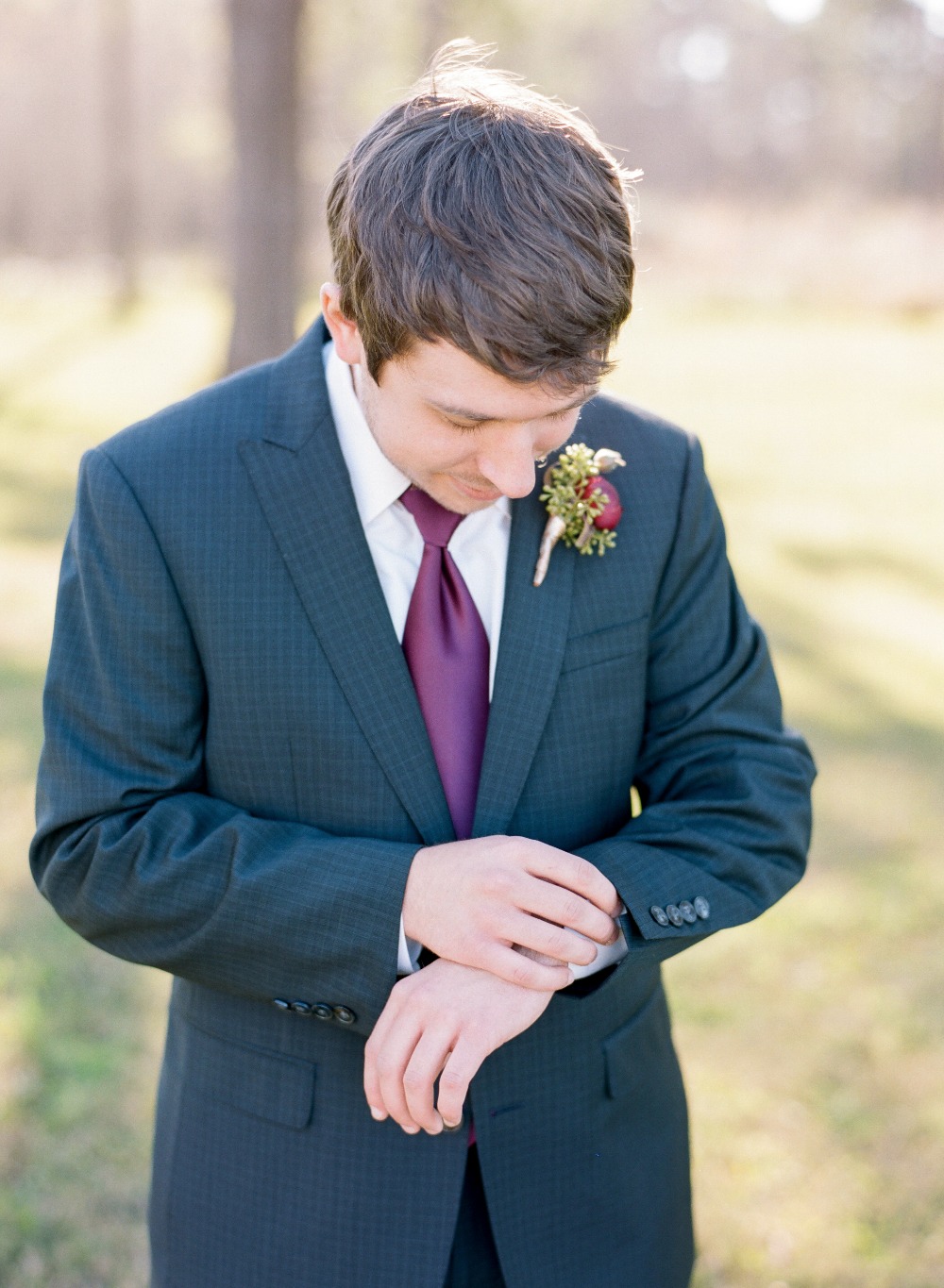 chic-maroon-and-gold-texas-wedding