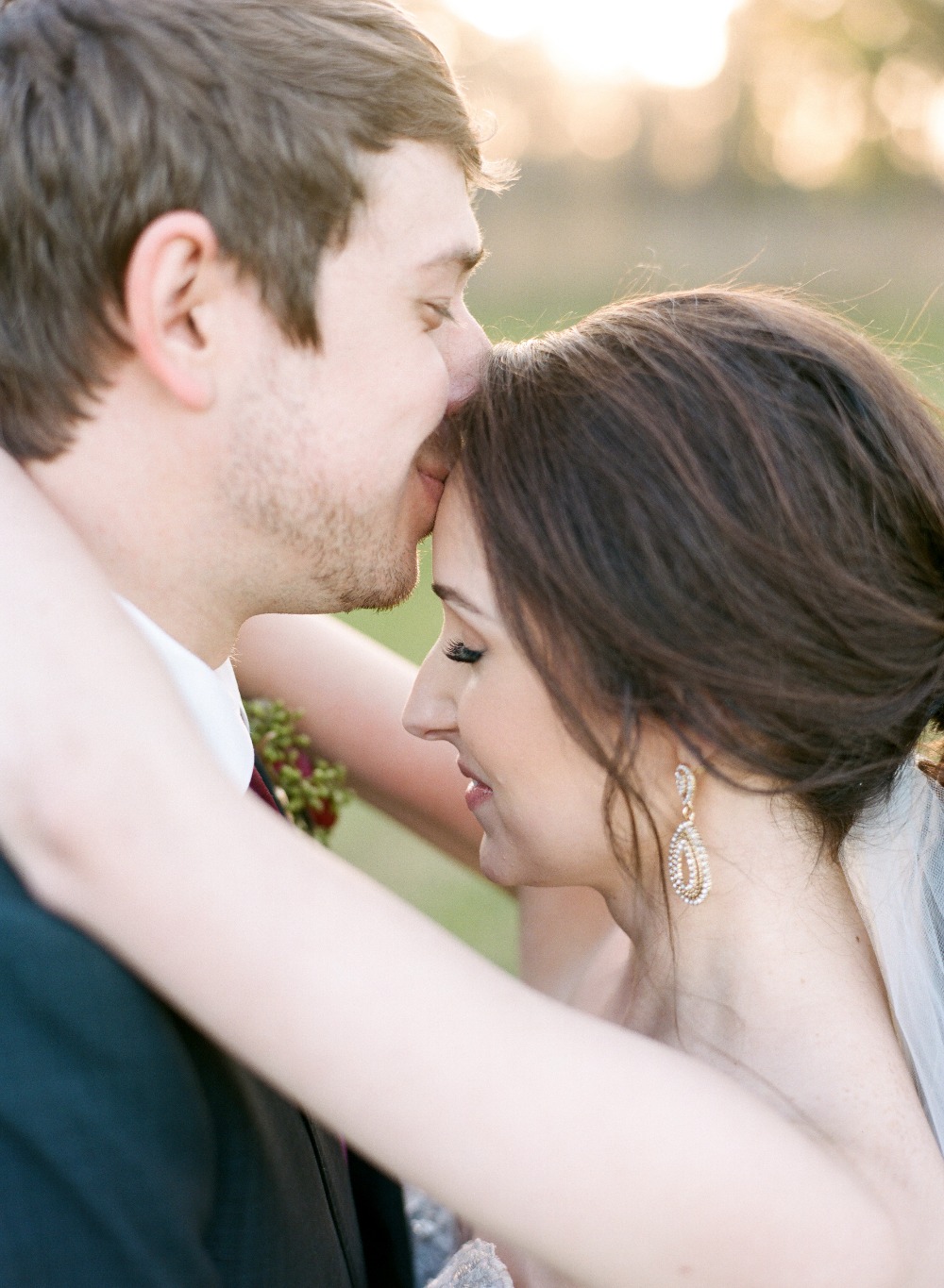 chic-maroon-and-gold-texas-wedding