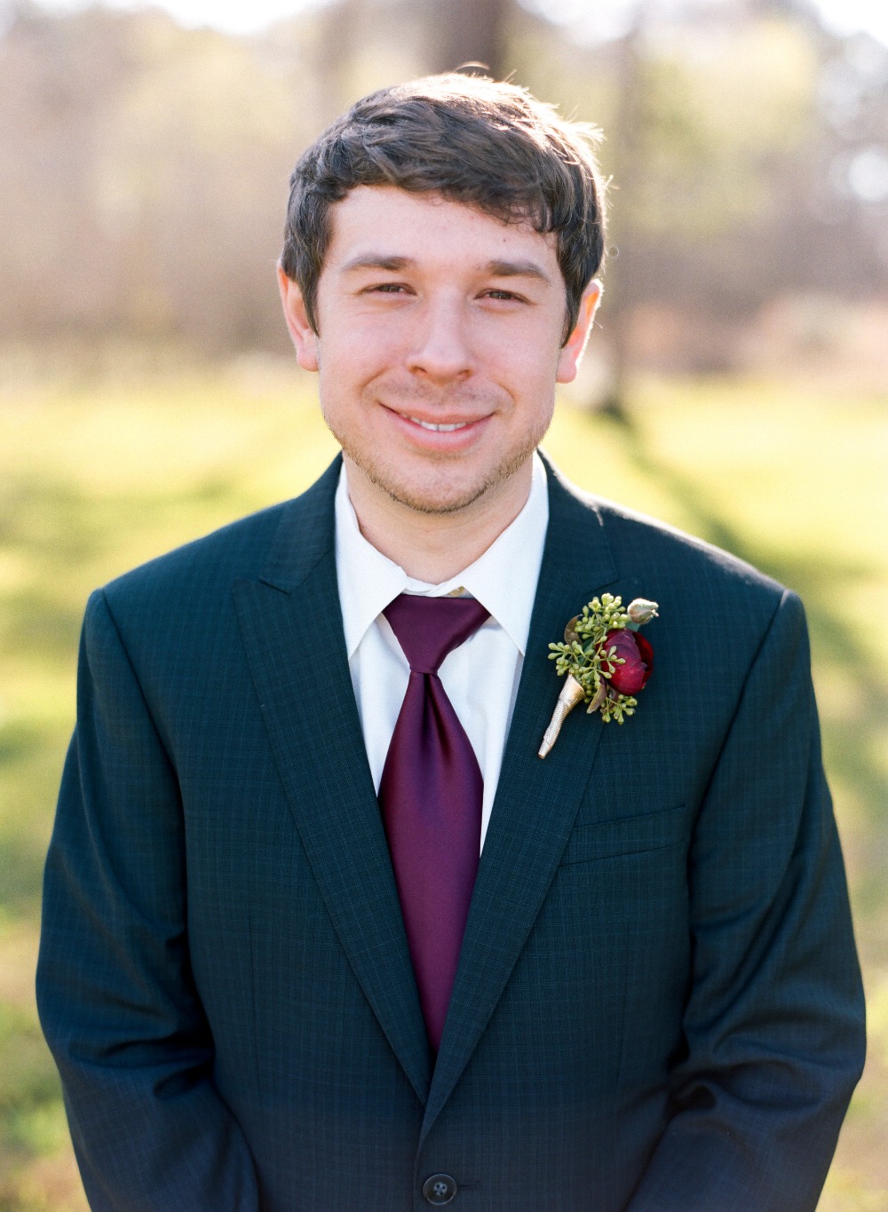 chic-maroon-and-gold-texas-wedding