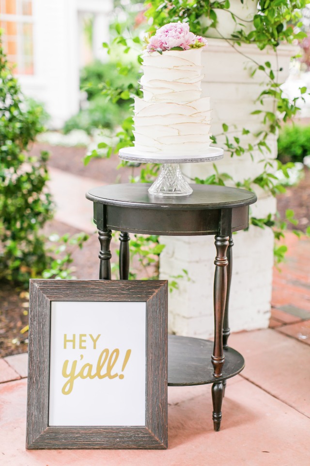 love this hey ya'll cake table sign