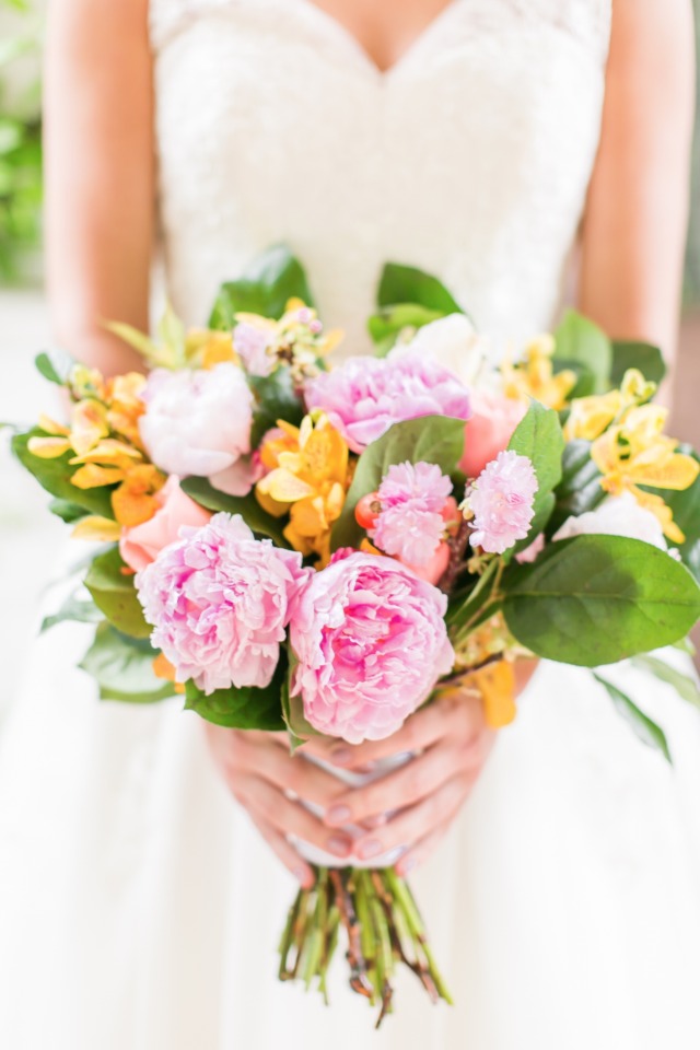 bright and cheery wedding bouquet