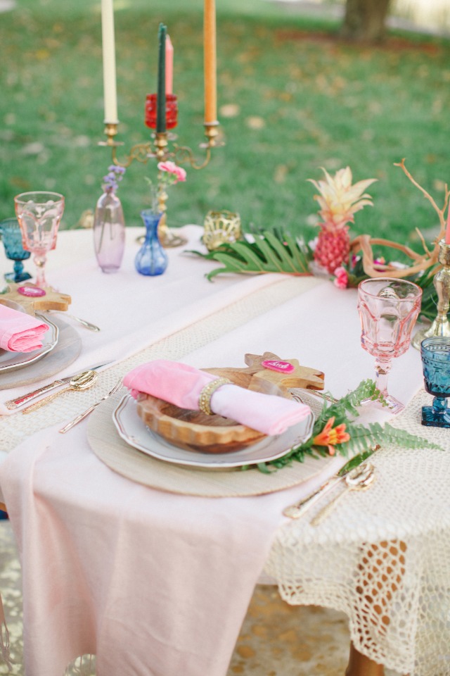 soft pink and tropical wedding table decor